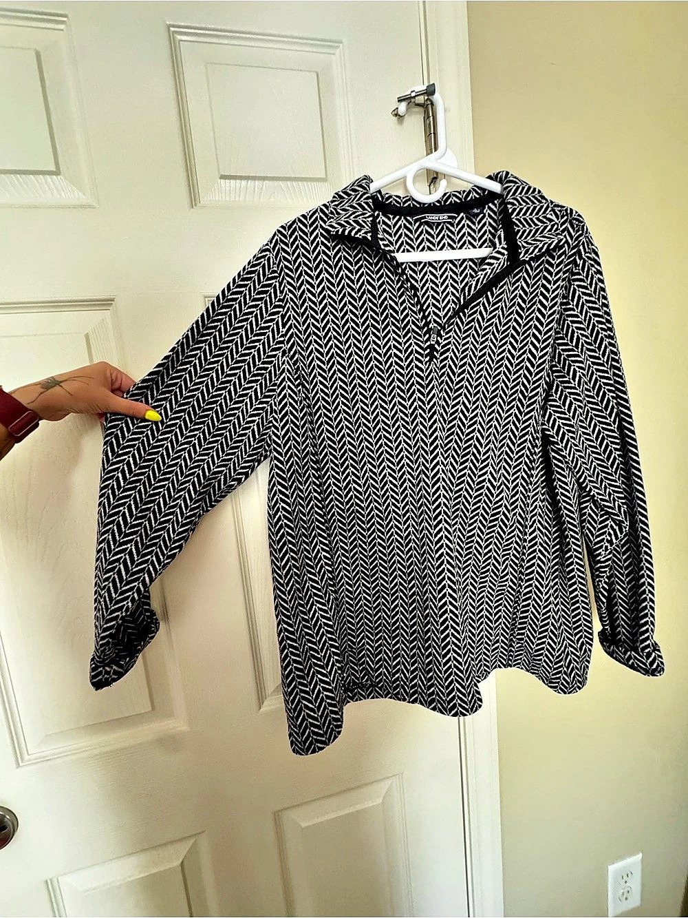 Lands' End Geometric Button Down Black & White XL